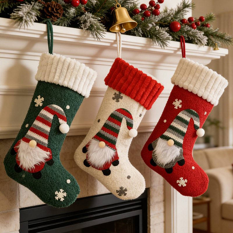 Christmas Stocking Hanging - ถุงของขวัญคริสต์มาสผ้ากำมะหยี่นุ่ม ตกแต่งต้นคริสต์มาส ของประดับแขวนสำหรับงานปาร์ตี้วันหยุดฤดูหนาว ตกแต่งบ้าน