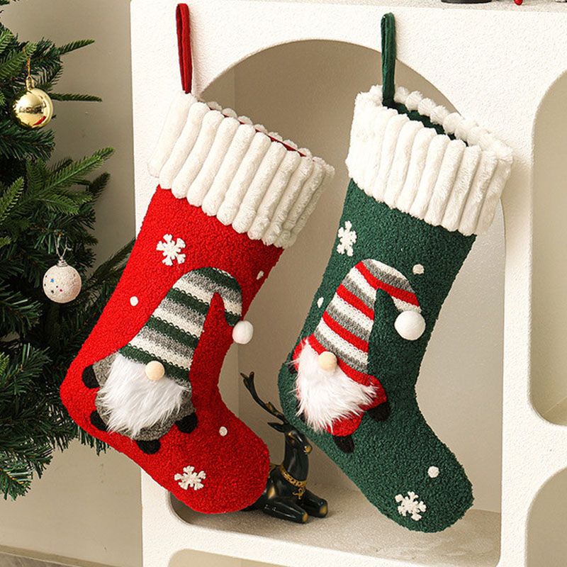 ถุงเท้าคริสต์มาสผ้ากำมะหยี่แบบ - Christmas Stocking Hanging บทวิจารณ์และราคา